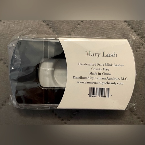Camara Aunique compact lashes - Mary Lash - Picture 2 of 4